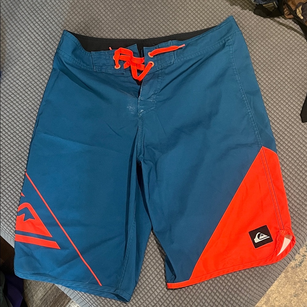 Quiksilver Men's Teal and Red Board Shorts